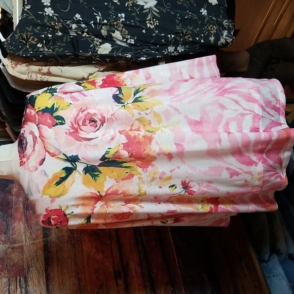 Concepts | Flowy Blossom Sweater - Picture 3 of 9